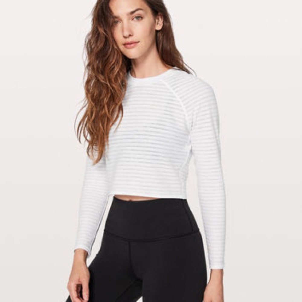 Lululemon uncovered crop top size 2